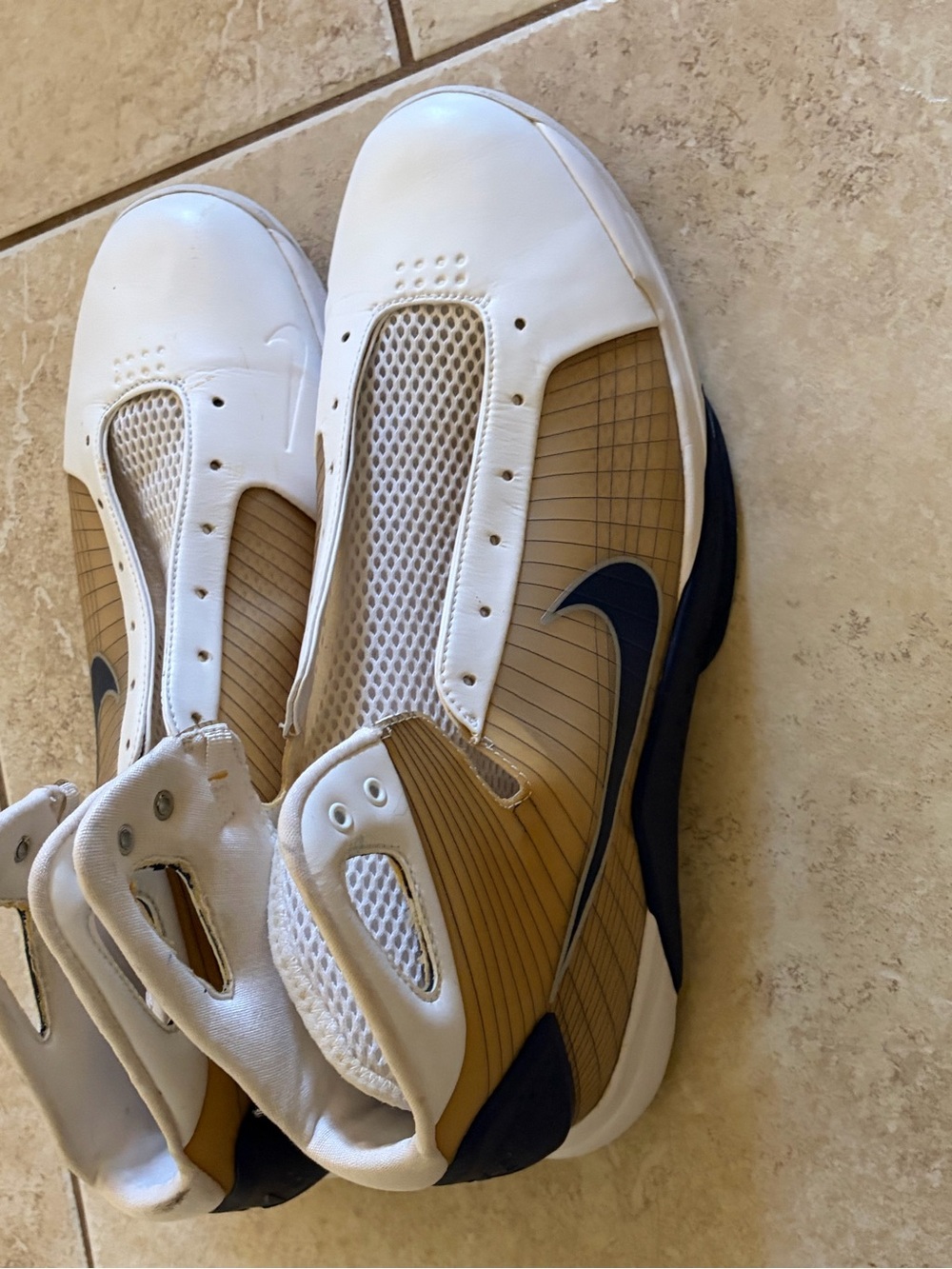 Nike Vintage 2008 Basketball Shoes Men’s 16.5 White Gold Navy 324828-142
